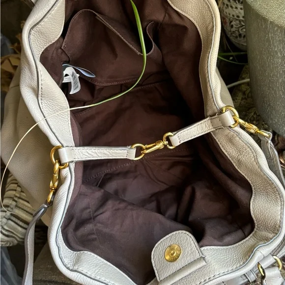 Authentic MARC BY MARC JACOBS cow leather convertible shoulder/satchel/Crosb - Picture 10 of 16